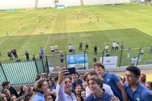 El presidente de la República Lacalle Pou participó en actividad deportiva protagonizada por reclusos en Maldonado