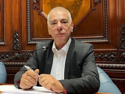 Antonini aseguró que “se inició una operación” para perjudicar y difamar a Charles Carrera