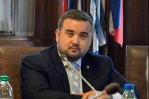 Cal dice que "hay que pisar el acelerador" por "200 ataques semanales" a cuentas de uruguayos