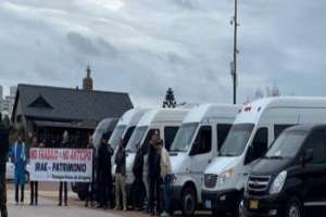 "Nos estamos fundiendo trabajando" alertan los transportistas turísticos 