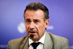 El ministro Salinas se manifestó en una carta en twitter ante la suspensión de la vacunación contra el covid a menores de 13 años