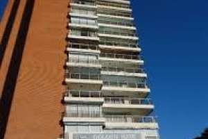 Robaron por lo menos 4 apartamentos en un edificio de la mansa en Punta del Este