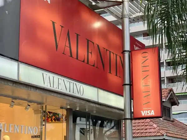 Condenaron al dueño de Valentino Uruguay por estafa e infracción a la Ley de Marcas