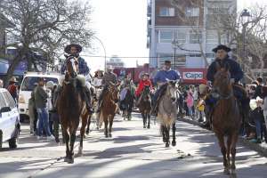 Cairo recordó en acto patrio acciones de la intendencia para desarrollarse y vivir