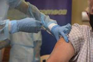 Ministro Salinas informó que Tribunal revocó fallo de Recarey contra vacunas anticovid para niños