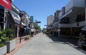 Edil Artola es partidario de reabrir la peatonal Sarandí; llega técnico español para colaborar con un diseño más acorde