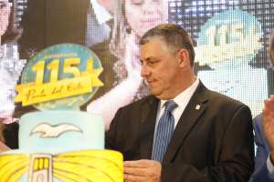 El largo e inadecuado discurso del alcalde de Punta del Este en la ceremonia de cierre de los festejos del aniversario del balneario