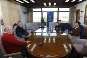 Tienda Inglesa ya está buscando un lugar para funcionar en Punta del Este; autoridades de la empresa se reunieron con el intendente Antía