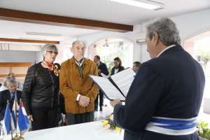 El intendente Antía cumplió el anhelo de una pareja de que oficiara su casamiento