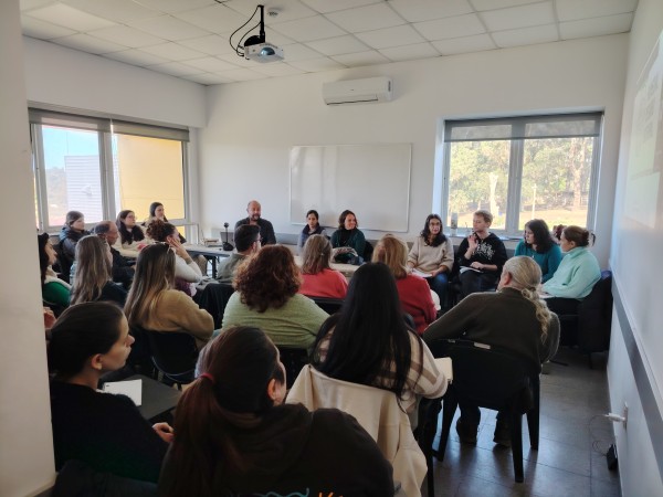 Docente de Conflictos Ambientales aseguró que “el problema está en los adultos” y que “los niños cada vez saben más”