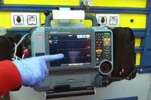 Salud Pública promueve incorporación de desfibriladores en emergencias móviles
