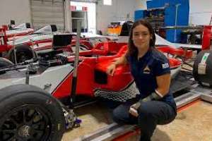 Maite Cáceres se prepara para su próxima carrera en el autódromo de Las Américas