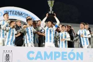 La selección Argentina fue campeona del torneo internacional de fútbol sub-20