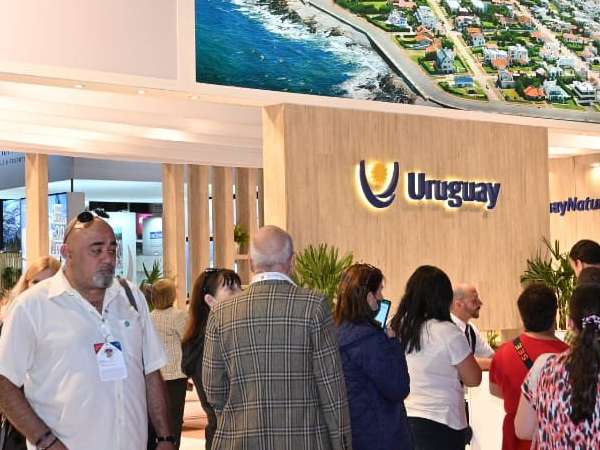 con una nutrida delegación de uruguay y entre ellos, representantes de maldonado, se inició la feria internacional de turismo de buenos aires