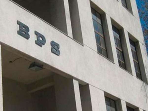 U$S 230 de los U$S 600 millones de dólares de déficit del BPS son certificaciones médicas