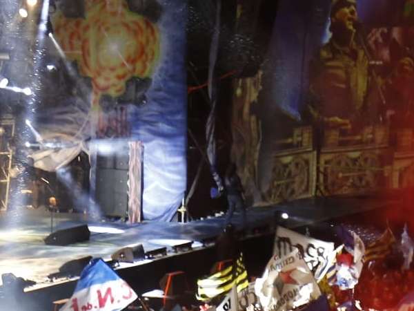 Jefatura informó que hay detenidos por desordenes en las afueras del campus; la IMM comunicó que adentro el recital de La Renga fue sin incidentes