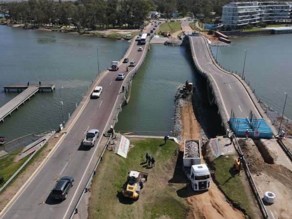 Antía dijo que "hay una carrera contra el tiempo"  para cumplir las tareas que eviten que el puente La Barra se caiga; se colocarán vigas