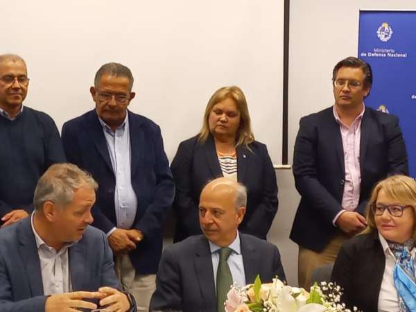 La intendenta Graziuso participó en la firma del comodato para la nueva sede del Congreso de Intendentes