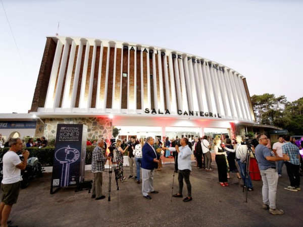 Celebrando sus 75 añ...