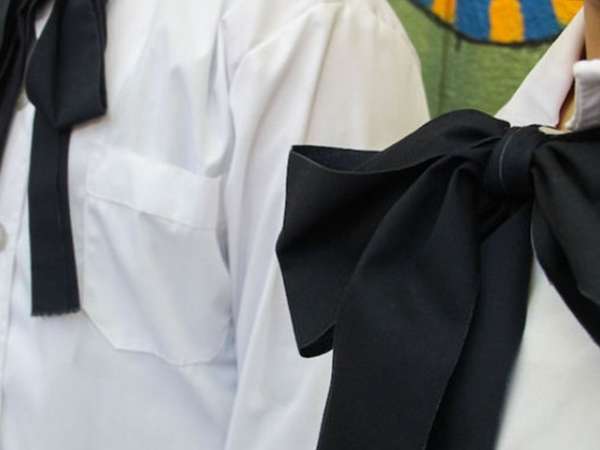 Padres de niña lesionada con un lápiz en la escuela se reunieron con autoridades de Primaria