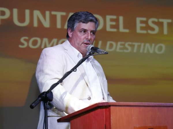 Carballal destacó el turismo de "bodas" señalando que es otro atractivo de Punta del Este; más de 200 en lo que va del año