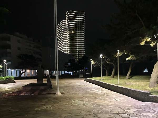 La renovada Plaza República Argentina es elegida para una ceremonia oficial por el Consulado Argentino