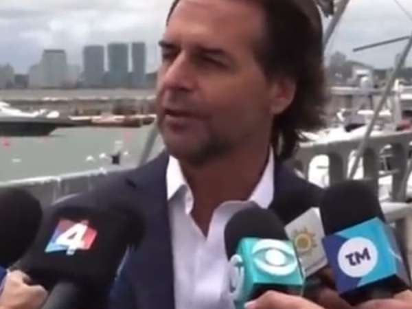 Lacalle Pou almorzó con integrantes de la organización de Extreme E que se corre el fin de semana en Punta del Este