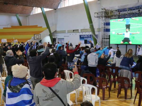La intendencia invita a mirar el partido Uruguay y Corea del Sur en el gimnasio del campus en pantalla gigante