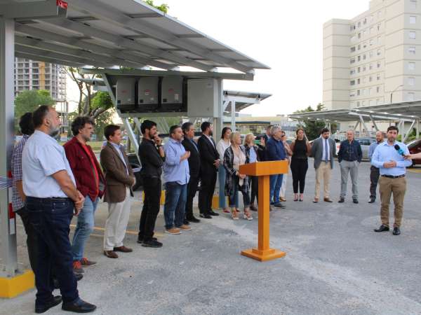 Estacionamiento de la Junta ya genera ahorro del 100% y completa la ecuación de plantas fotovoltaicas