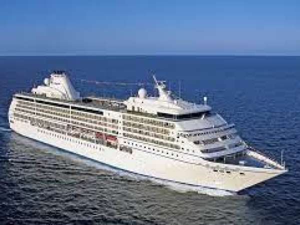 Con la llegada del buque “Seven Seas Mariner” dio comienzo la temporada de cruceros