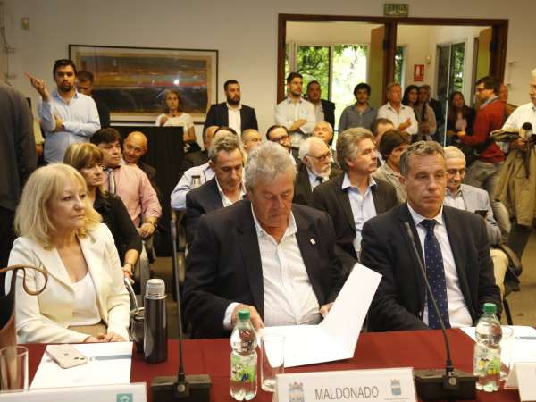 No hubo acuerdo entre Cosse y Orsi por presidencia del Congreso de Intendentes; Antía dijo sobre la alternancia del cargo que “no es serio”