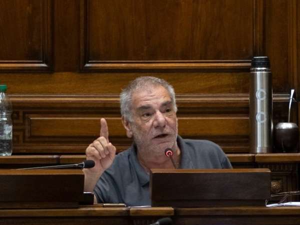Antonini señaló que crece la economía y cae poder adquisitivo, aumenta la pobreza infantil y faltan medicamentos