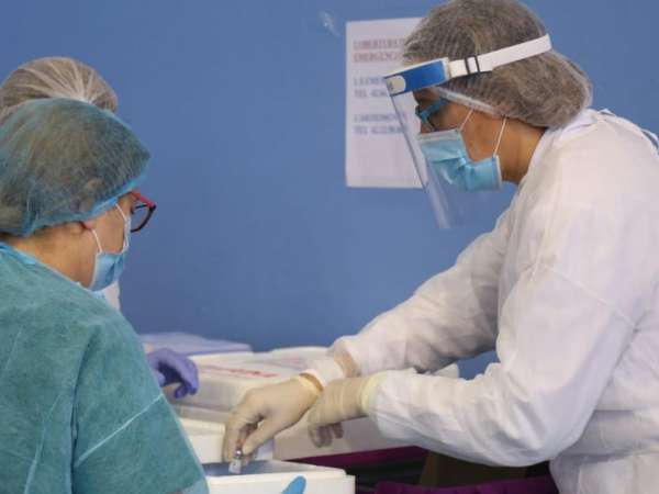 Casos de coronavirus e hisopados positivos están en aumento