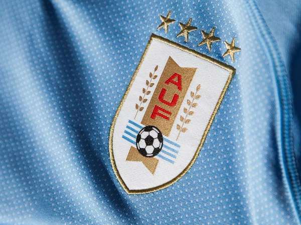 Oslo 1914 y las 4 estrellas uruguayas: "mientras la FIFA no tenga su campeonato se considerará al Olímpico ( si se juega con sus reglas) como Campeonato del Mundo".