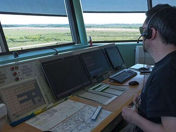 Controladores aéreos hablan de “avances”  pero advierten que reunión de mañana debe definir acuerdos