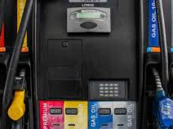 Varias estaciones de servicio no tienen naftas ni gasoil especial en Punta del Este; hoy hay paro en la Tablada desde las 4 de la tarde