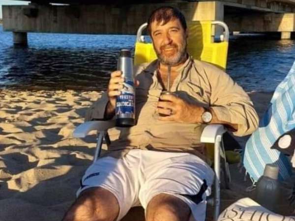 Criticas y memes contra el presidente del Frente Amplio que veranea en José Ignacio