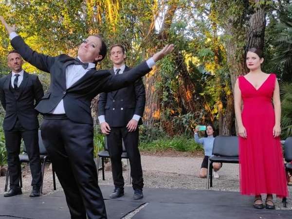 Teatro itinerante al aire libre se presenta nuevamente este sábado y domingo en Arboreto Lussich con funciones despedida