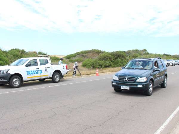 Tránsito comenzó a usar radares móviles para control de velocidad y la aplicación de multas a quienes violen normas