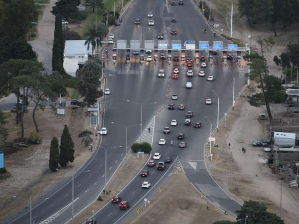 Intenso movimiento en la interbalnearia en el retorno del fin de semana; 2.500 vehículos por hora