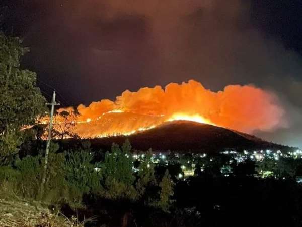 Baja el porcentaje de humedad, aumenta la temperatura y se mantiene el viento en Piriápolis que vivió una noche dantesca