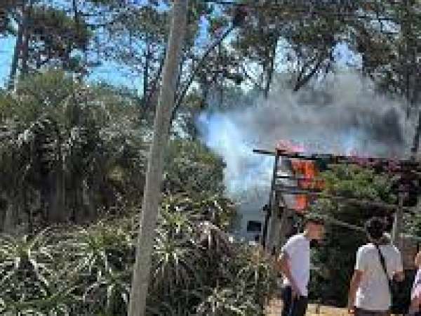 Bomberos evitó un incendio total en un alojamiento de personal de La Huella en La Juanita