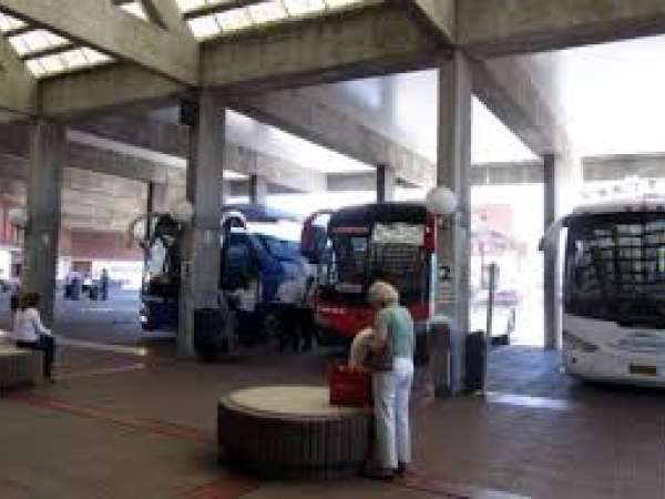 Peligroso sujeto fue enviado a prisión tras amenazar con un cuchillo en la terminal de Punta del Este