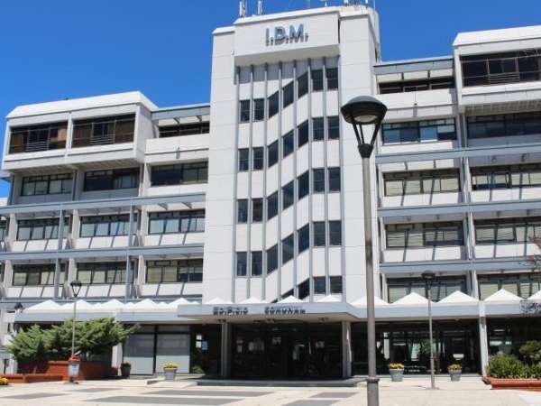 Prorrogan facilidades de pago por adeudos de contribución inmobiliaria; asimismo se prevén varios remates e incluso una galería de Punta del Este por el no pago del tributo

