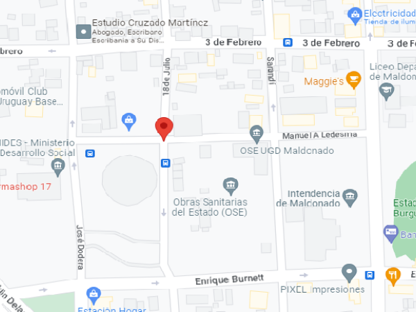 Peleas, mugre y entrada y salida de personas con adicciones se dan en la esquina de la Junta Departamental y a una cuadra de la intendencia