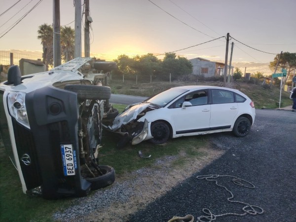 Choque entre camione...