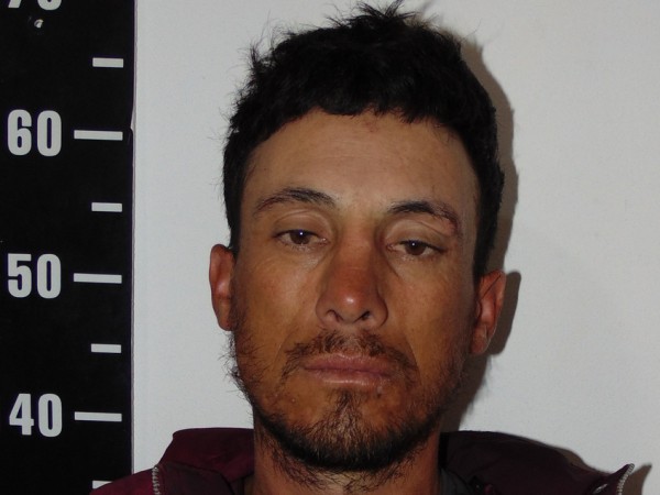 Lo pararon en la vía pública por actitud sospechosa y llevaba consigo cocaína y un arma blanca