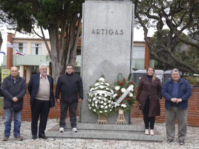 Intendencia de Maldonado conmemoró el 198 aniversario del Desembarco de los Treinta y Tres Orientales