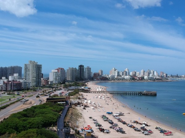 Directora de Medio Ambiente aseguró que todas las playas de Maldonado están aptas para baño
