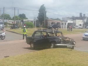 Chocó un auto, se fugó y simuló robo de un camión